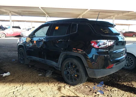 2025 Jeep Compass Latitude 4X4 z USA, uszkodzony, nr VIN 3C4NJDBN0ST542952